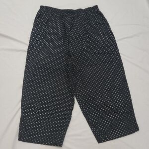 Alfred dunner Women's Size 14 black Polka-dot capri pants #V02